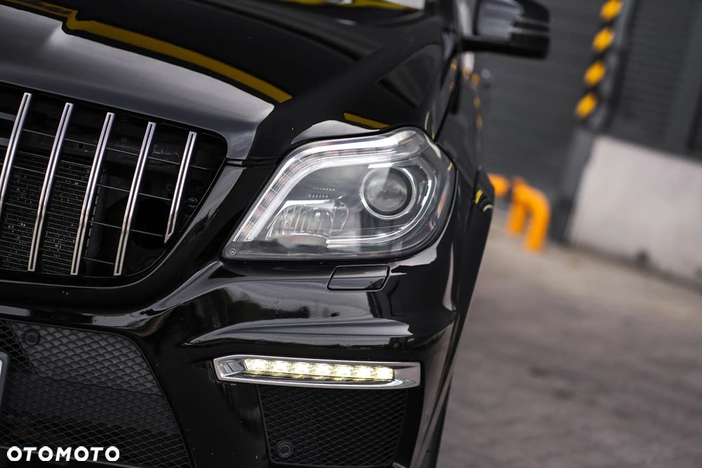 Mercedes-Benz GL - 13