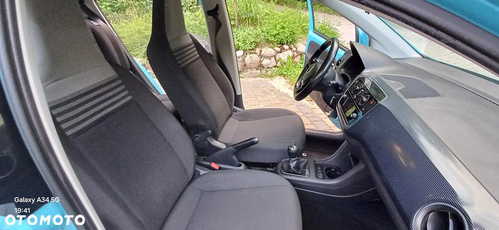 Volkswagen up! 1.0 Black Style - 17