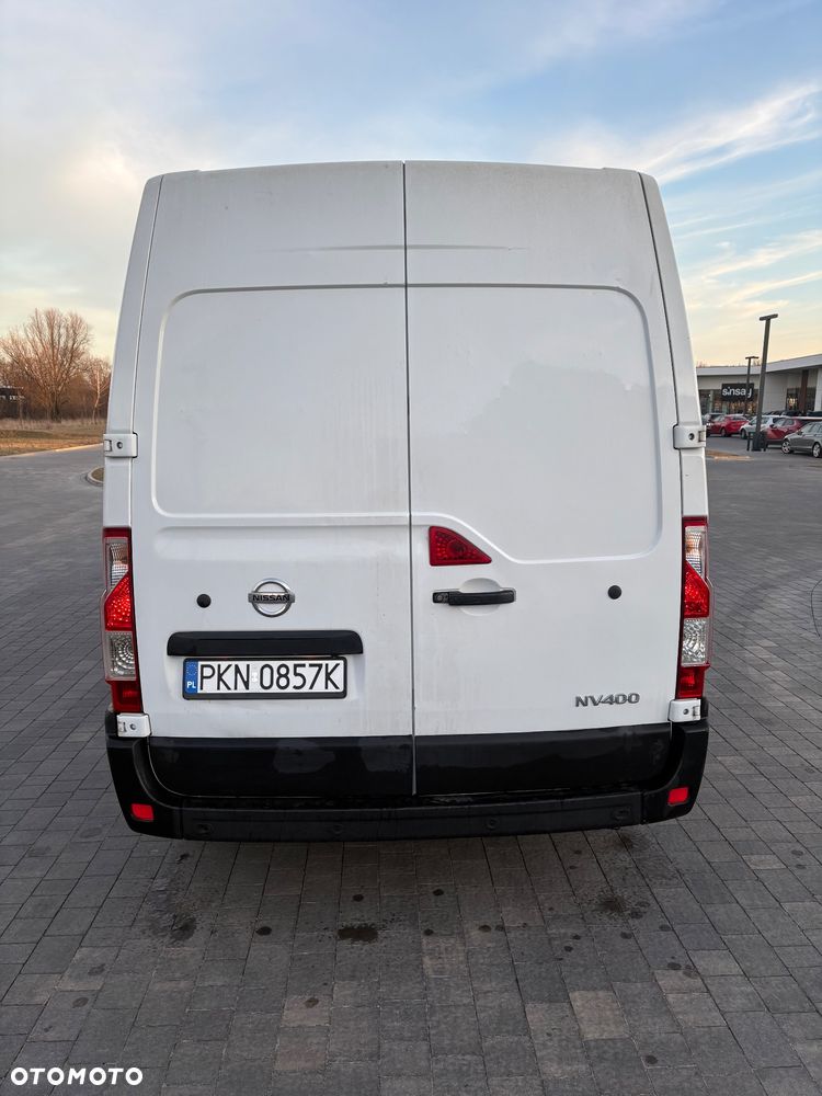 Nissan NV 400 - 5