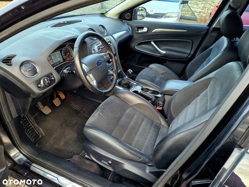 Ford Mondeo 2.5 Titanium X - 12