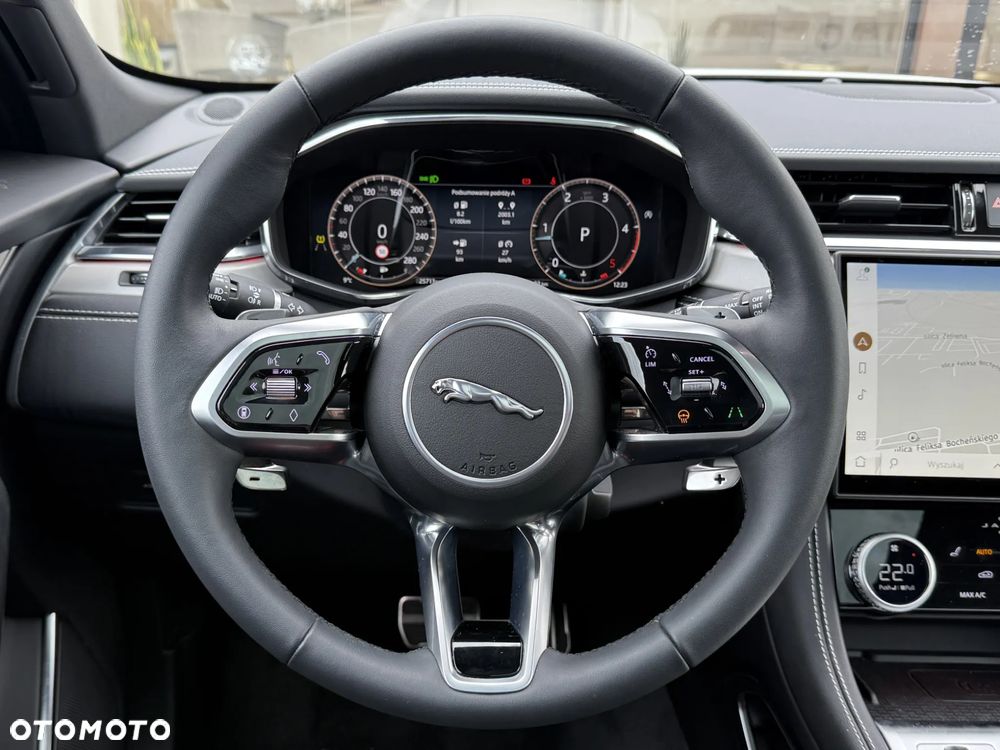 Jaguar F-Pace D200 AWD R-Dynamic SE - 11