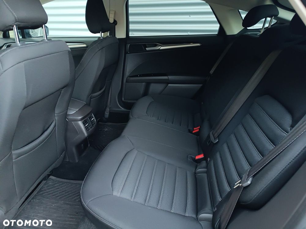 Ford Mondeo 2.0 EcoBlue Titanium - 32