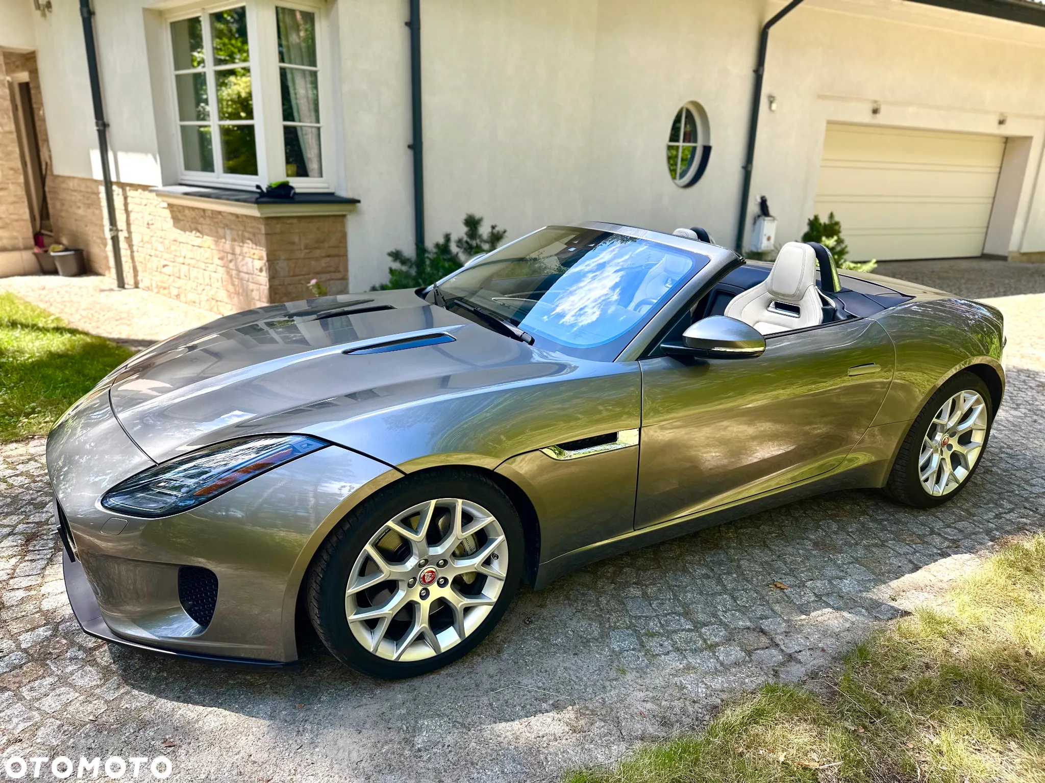 Jaguar F-Type 2.0 Turbo Chequered Flag - 17