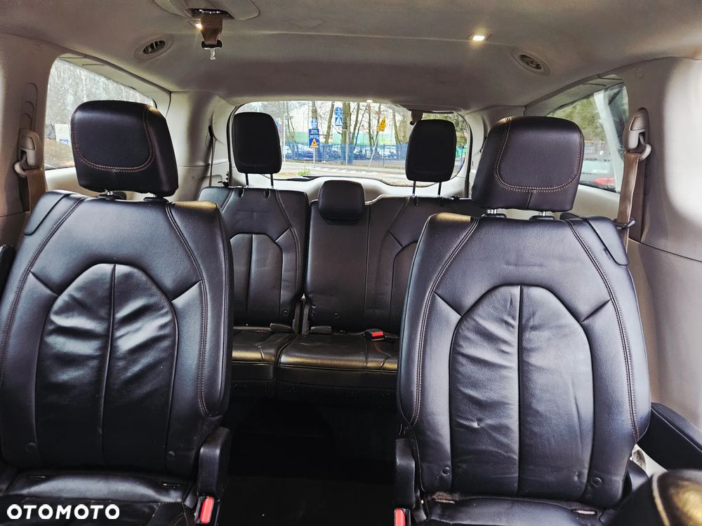 Chrysler Pacifica - 14