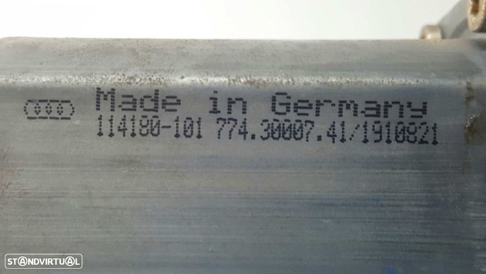 MOTOR ELEVADOR FRENTE DIREITO AUDI A6 BERLINA (4B2) 2.5 TDI - 4