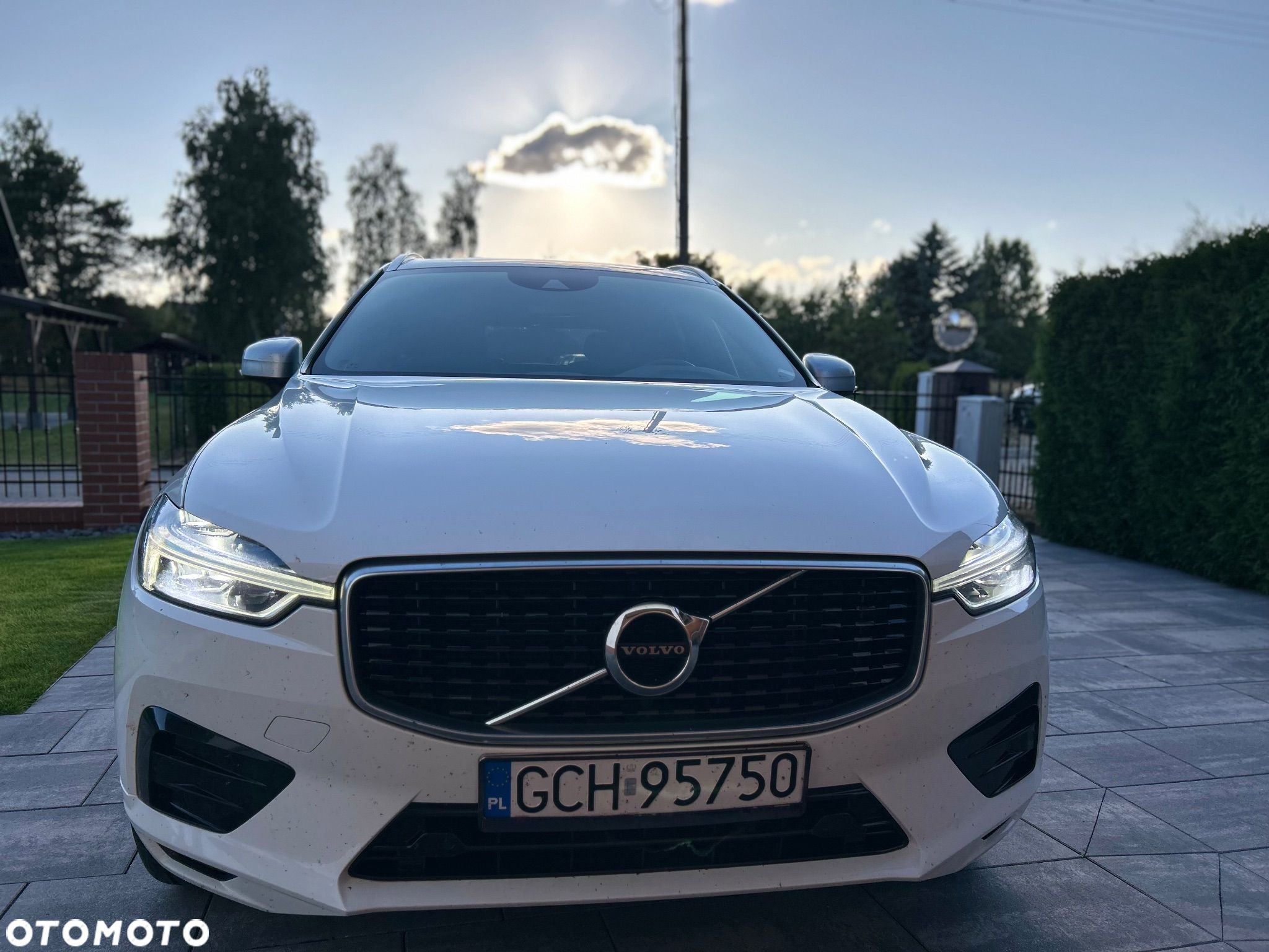 Volvo XC 60 D4 R-Design - 1