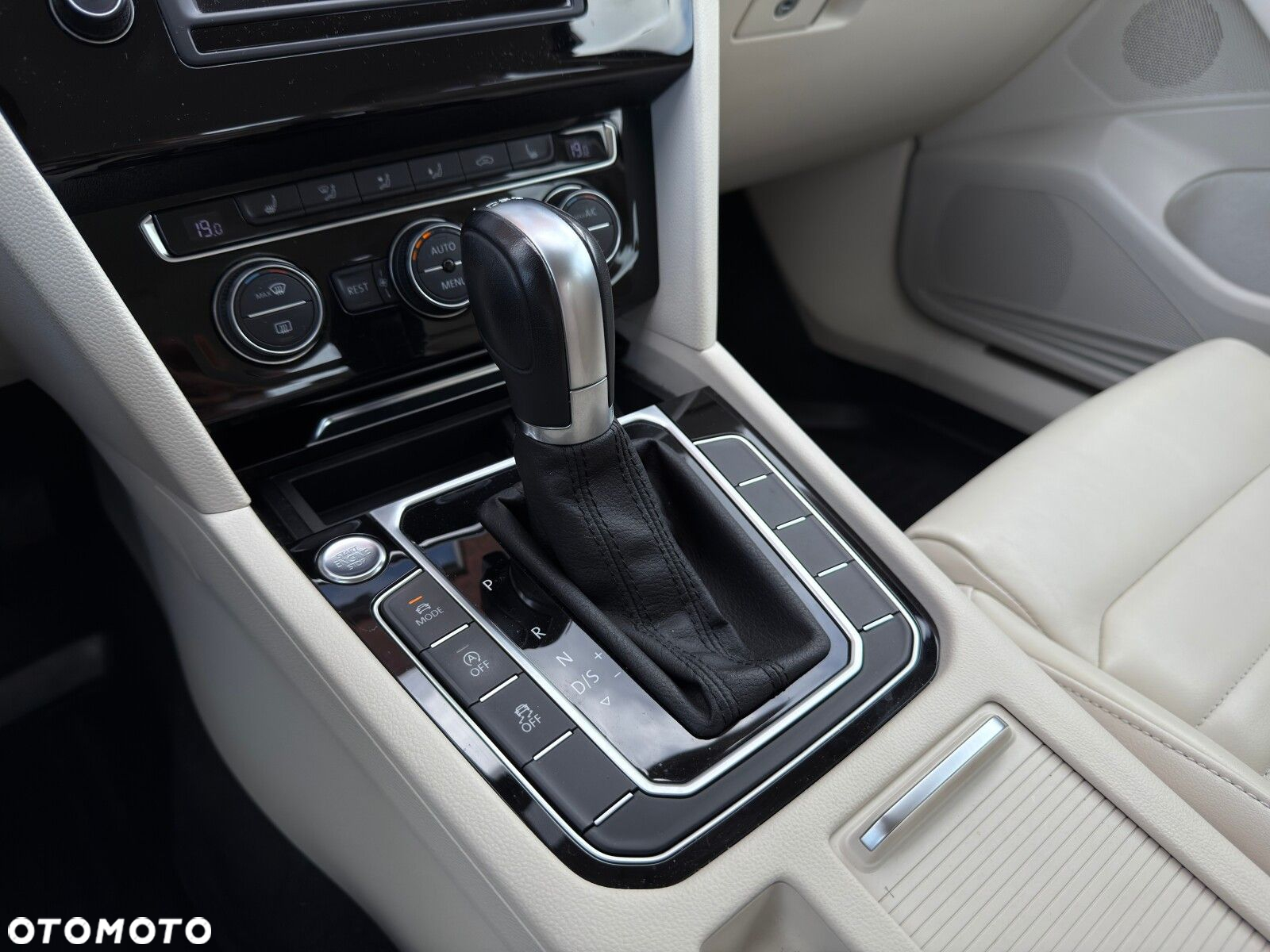 Volkswagen Passat 1.8 TSI BMT Highline DSG - 23