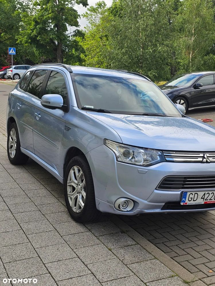 Mitsubishi Outlander PHEV Instyle NAVI + - 4