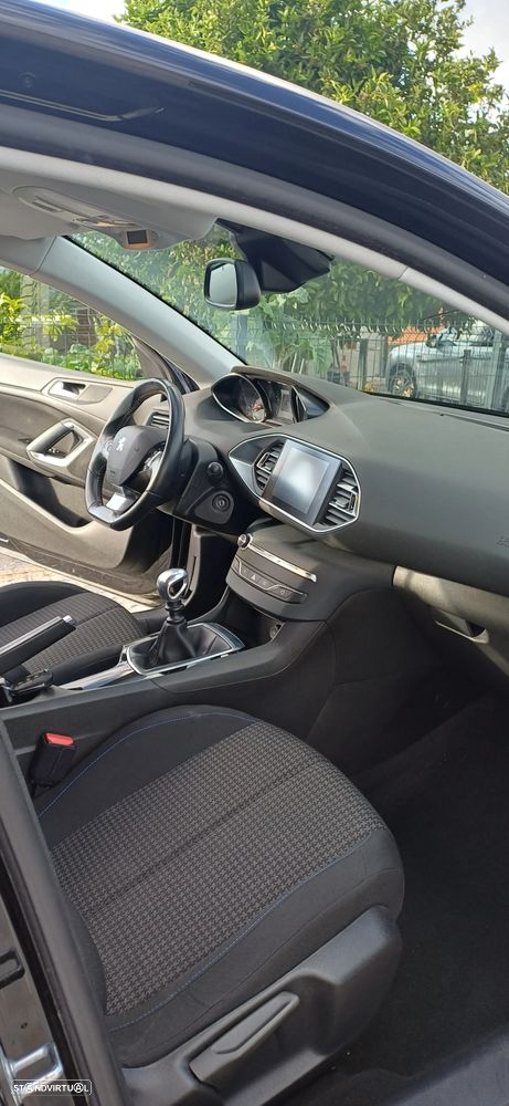 Peugeot 308 1.2 PureTech Style - 3