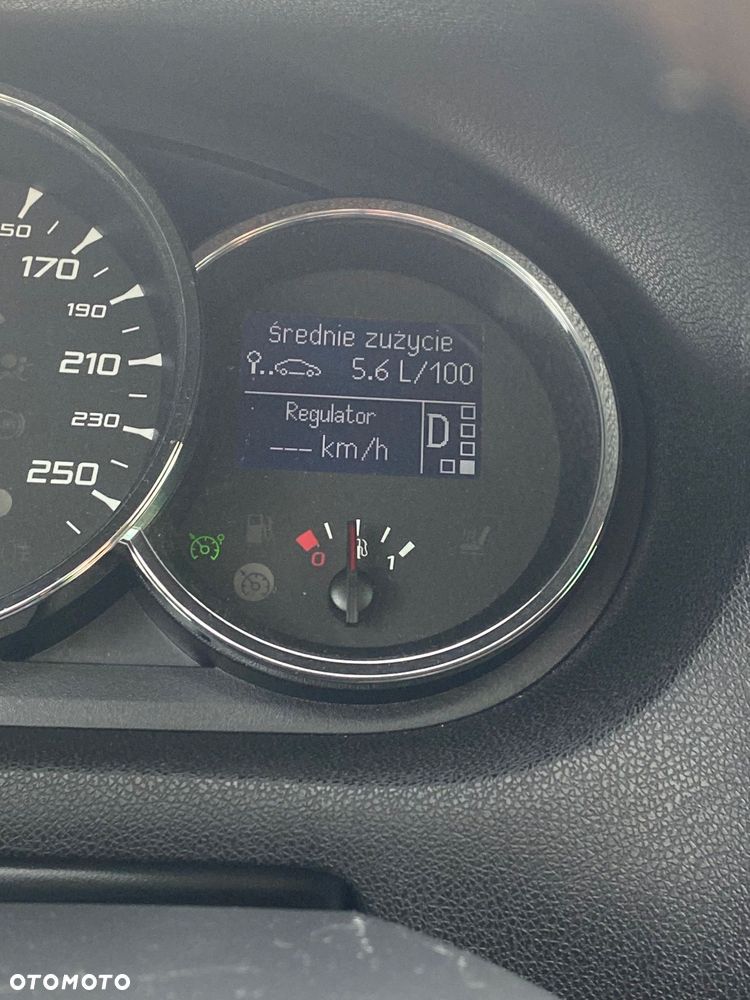 Renault Megane 1.5 dCi Dynamique EDC - 10