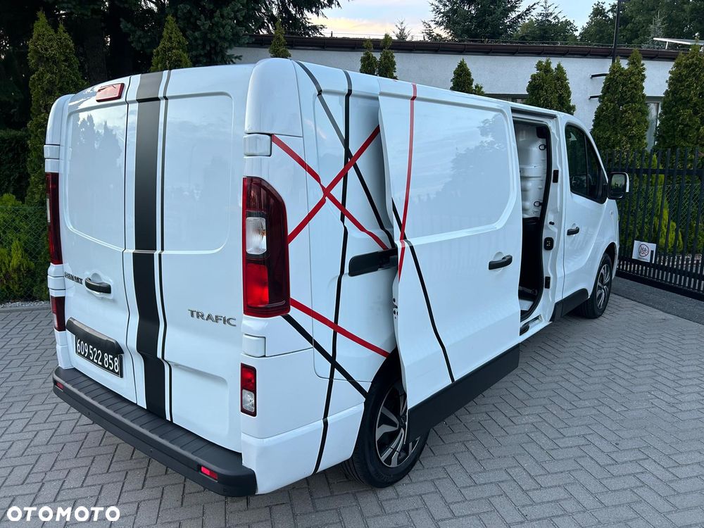 Renault Trafic - 18