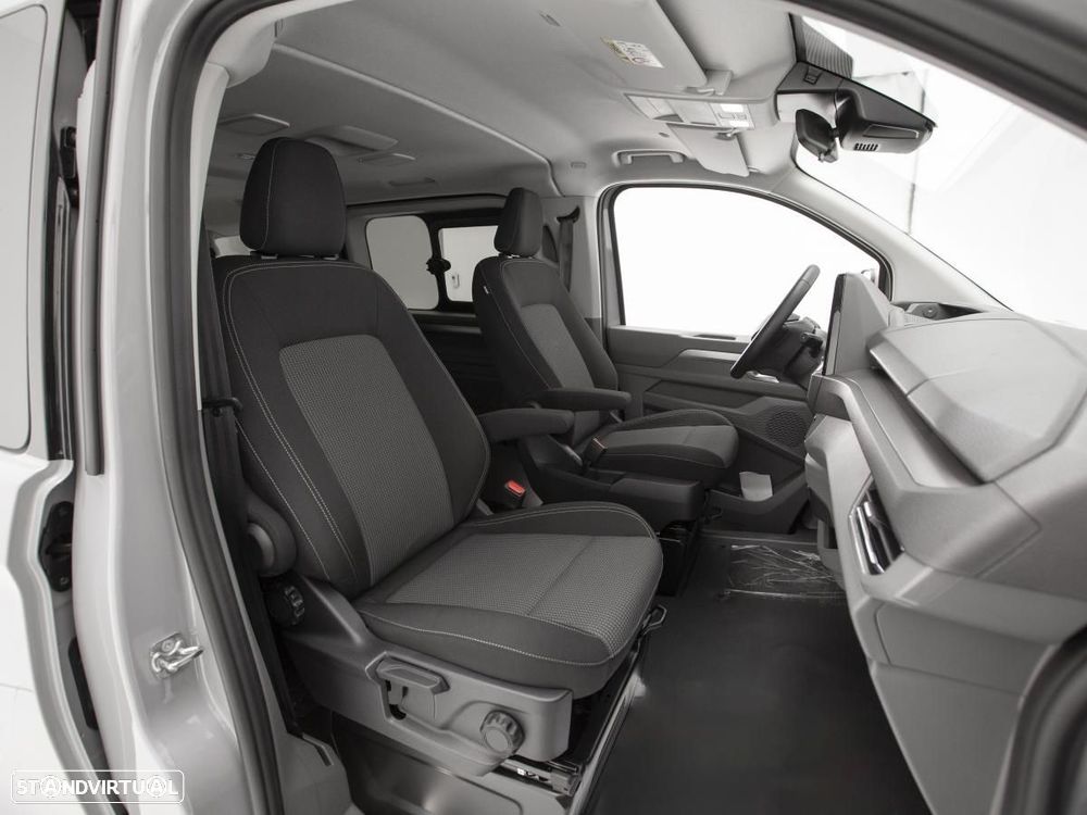 VW Caravelle - 13