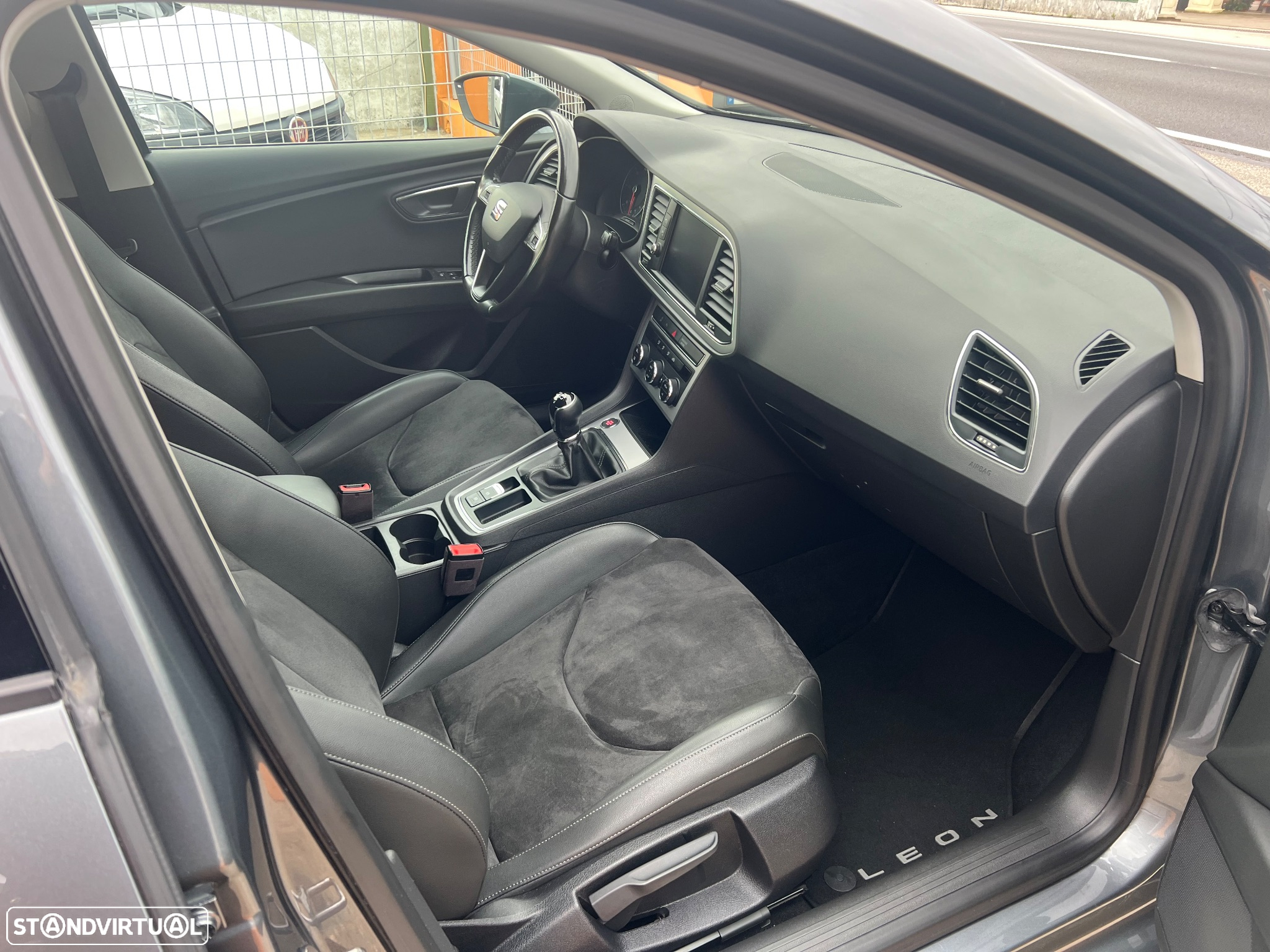 SEAT Leon 1.6 TDI FR S/S - 17