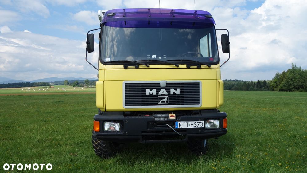 MAN 12 - 2