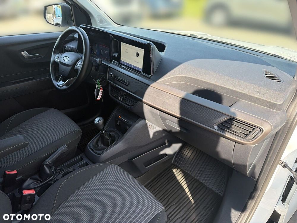 Ford transit-courier - 13