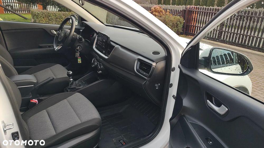 Kia Stonic 1.2 L Business Line - 13