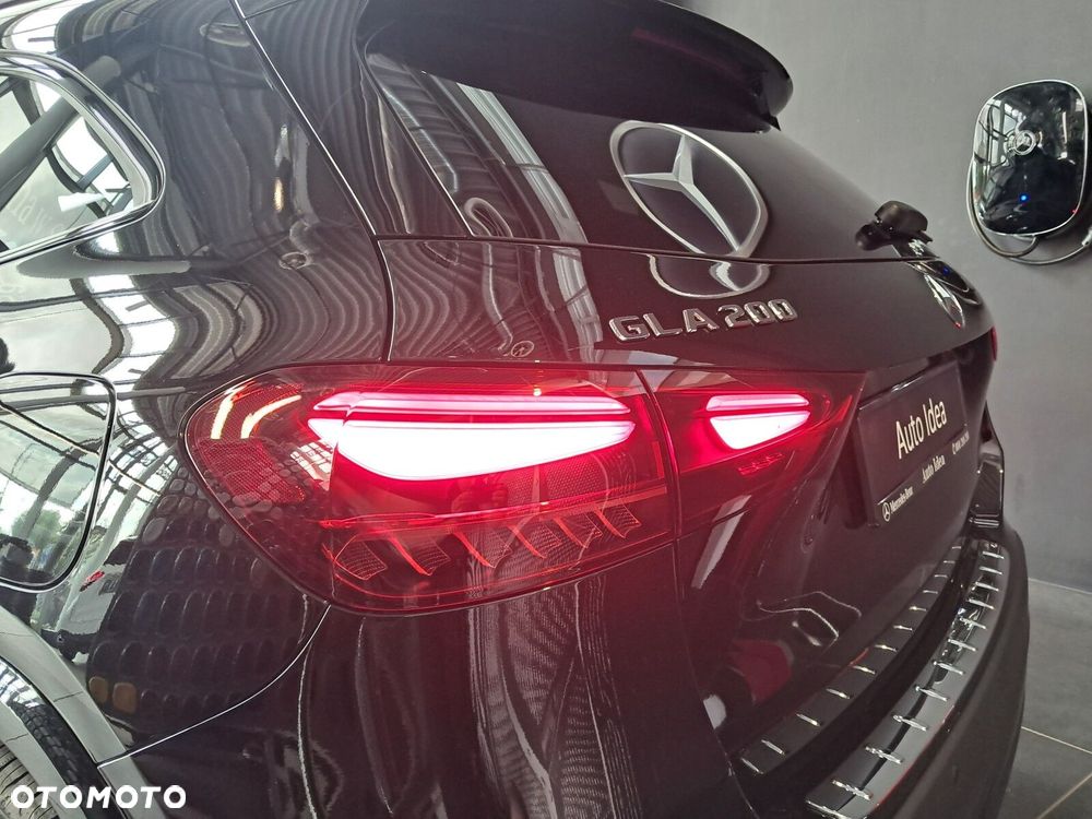 Mercedes-Benz GLA - 14