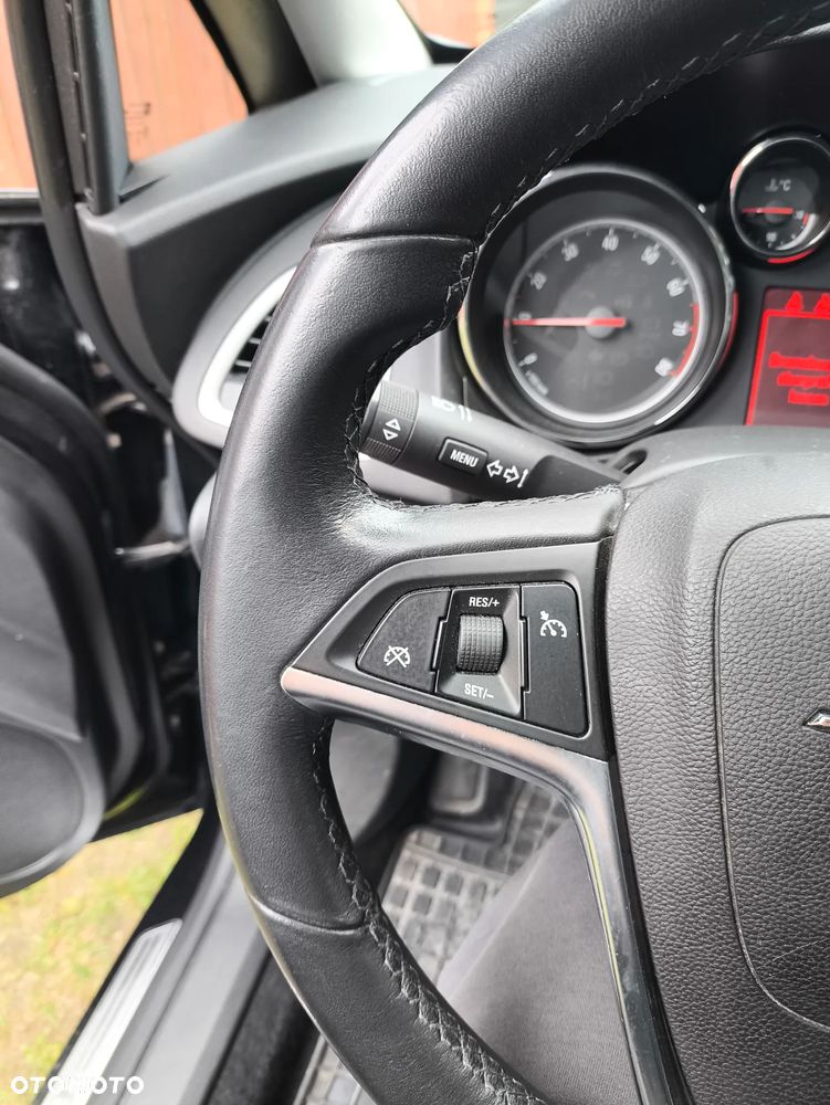 Opel Astra 1.6 Turbo Edition - 15