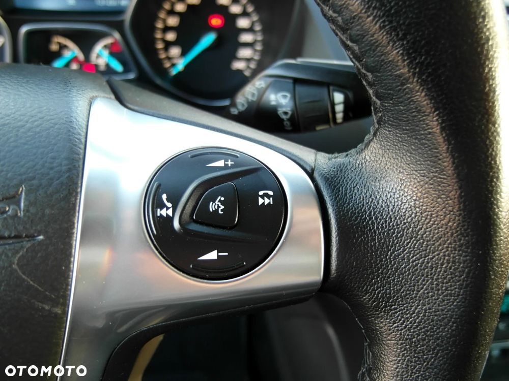 Ford Kuga - 34