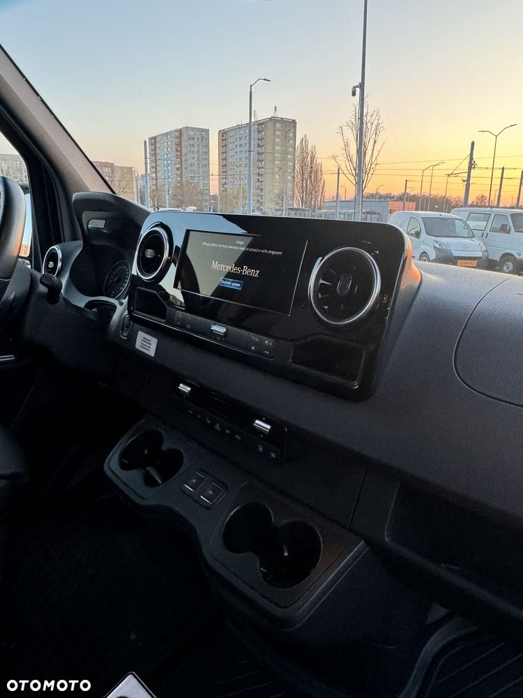 Mercedes-Benz Sprinter - 16