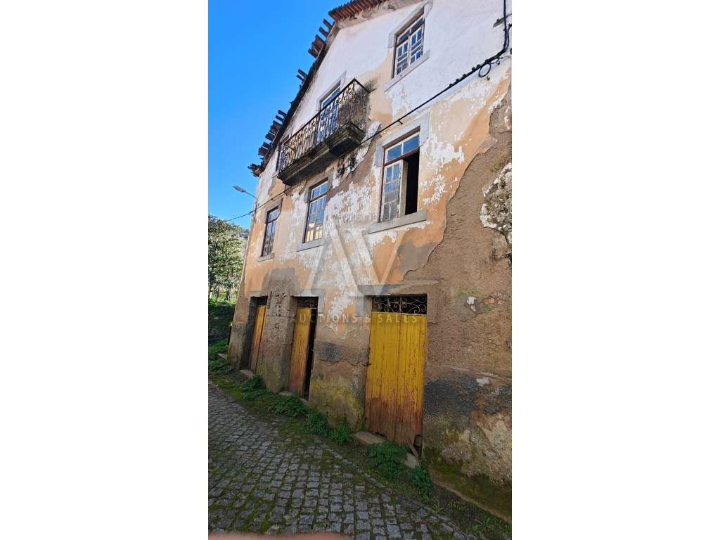 Casa R/C, 1º e 2º andares e Terreno Rústico - ALDEIAS - GOUVEIA | L... - Grande imagem: 2/5