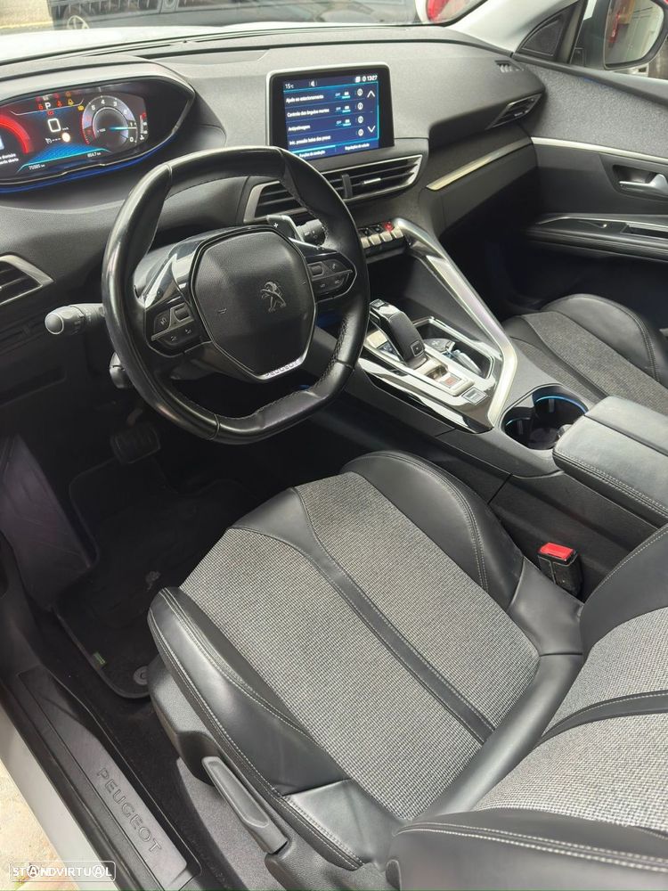 Peugeot 5008 1.2 PureTech Allure EAT6 - 8