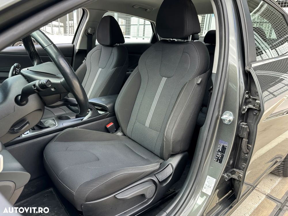 Hyundai Elantra 1.6 l 123 CP 6MT Highway - 9