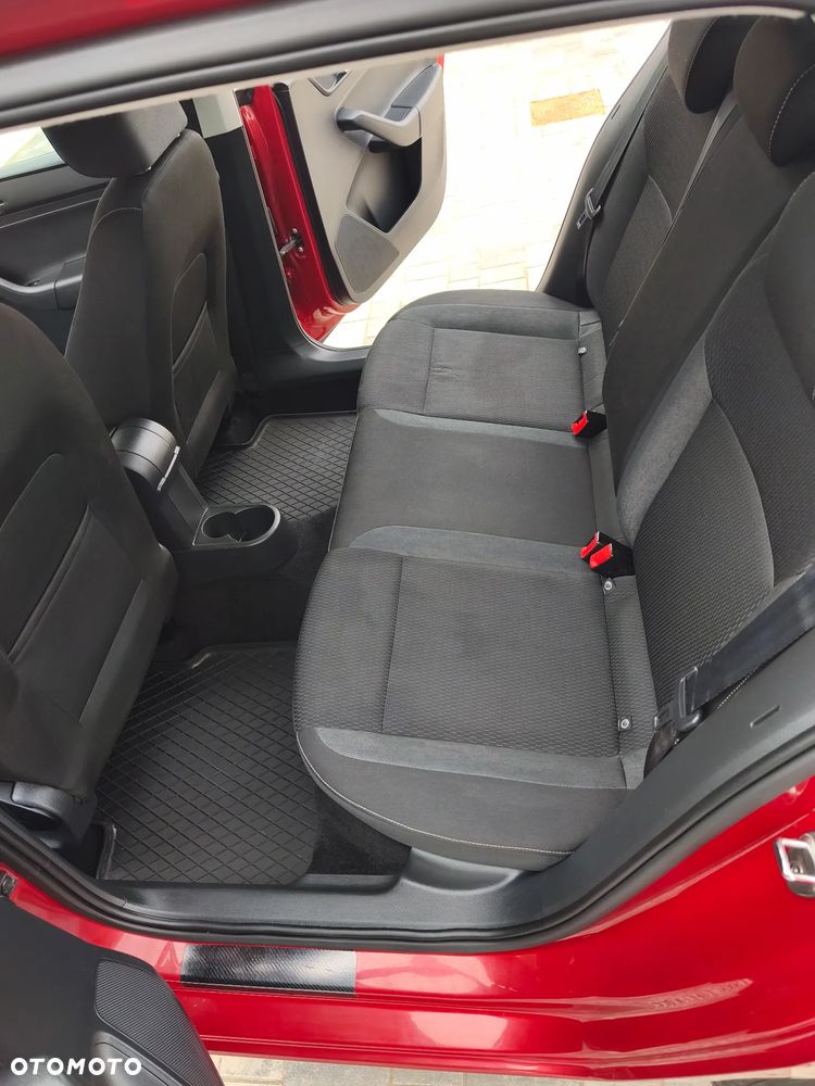 Skoda RAPID Spb 1.2 TSI Style - 3