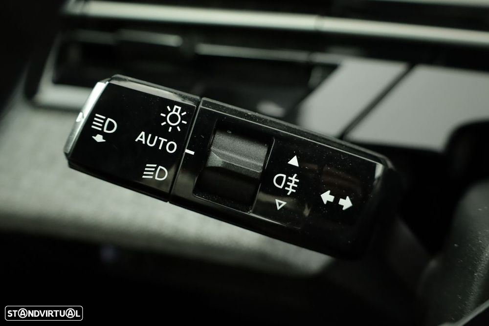 Peugeot 3008 1.2 Hybrid Allure e-DCS6 - 16