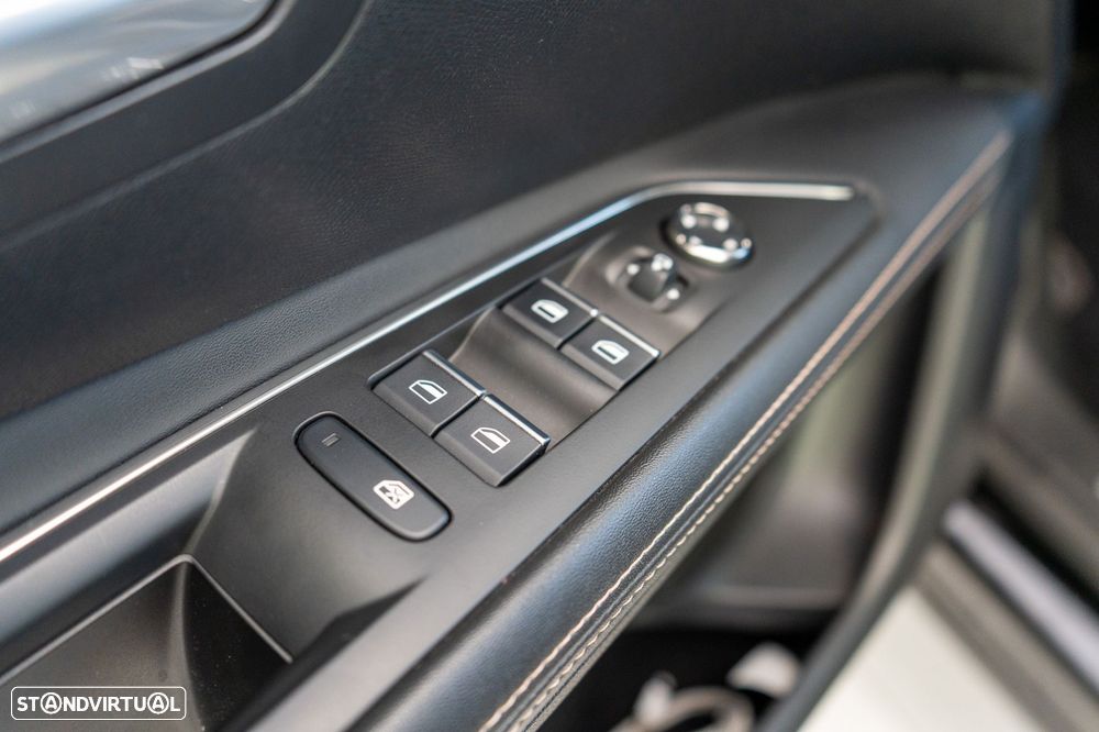 Peugeot 3008 1.6 Hybrid4 GT Line e-EAT8 - 30