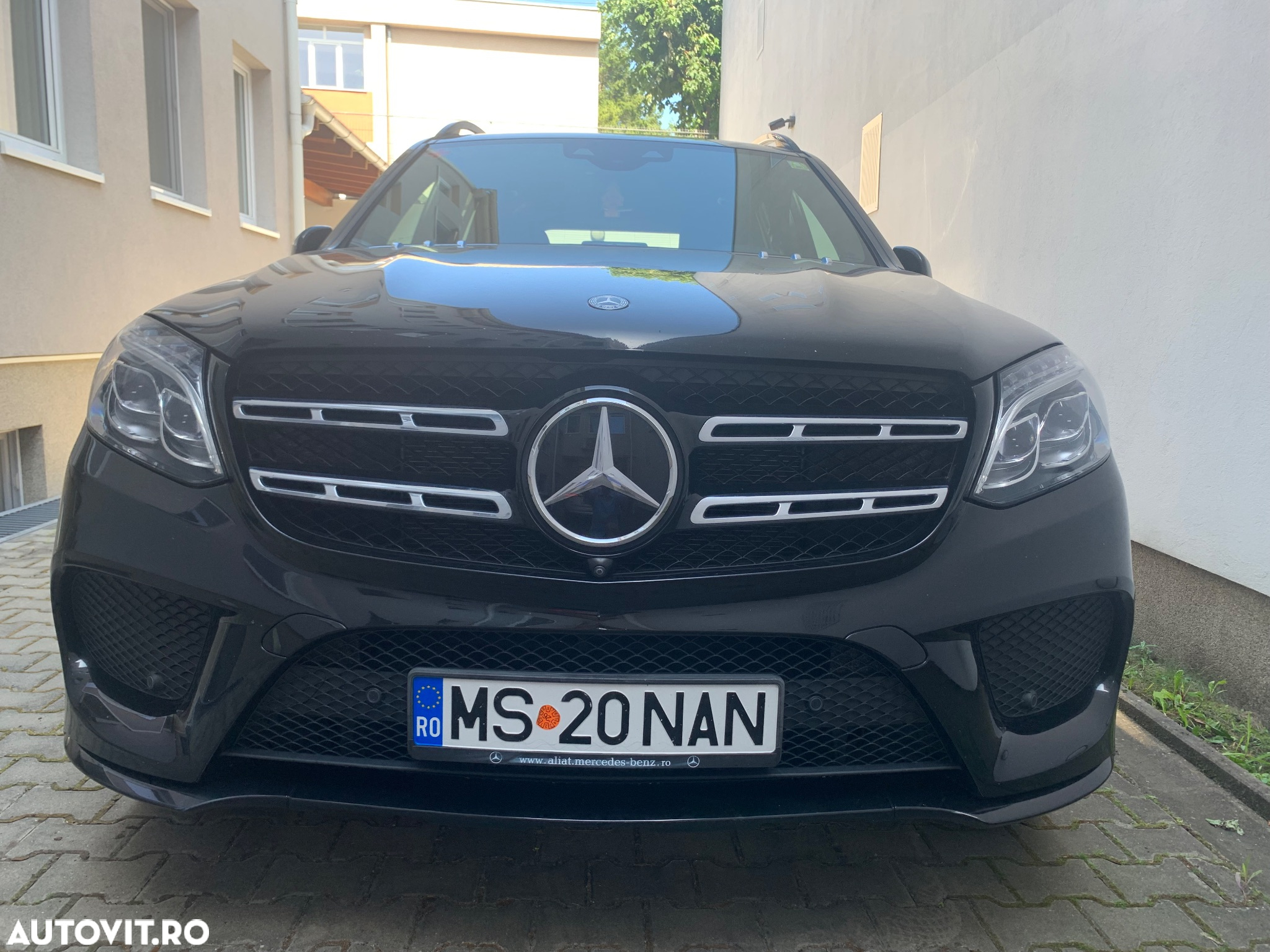 Mercedes-Benz GLS 400 4MATIC Aut - 2