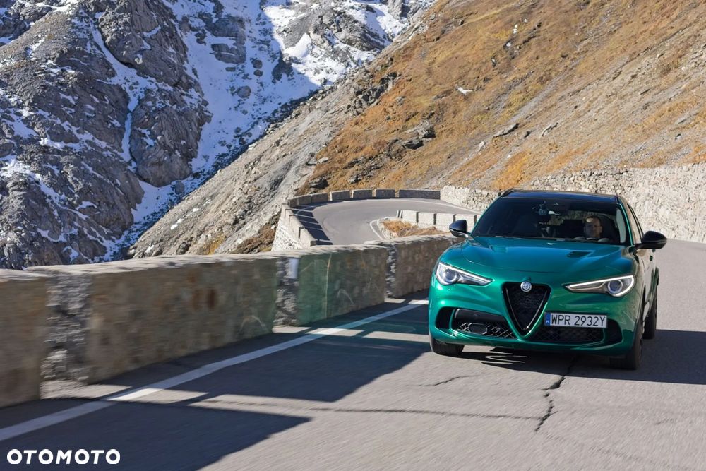 Alfa Romeo Stelvio 2.9 V6 Bi-Turbo Quadrifoglio Q4 - 4