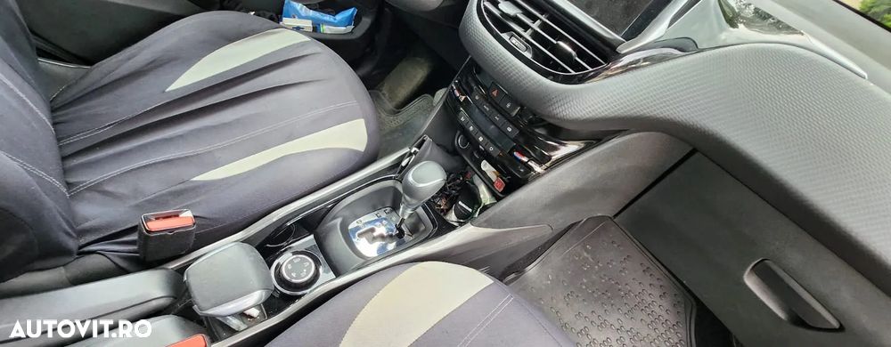 Peugeot 2008 - 5