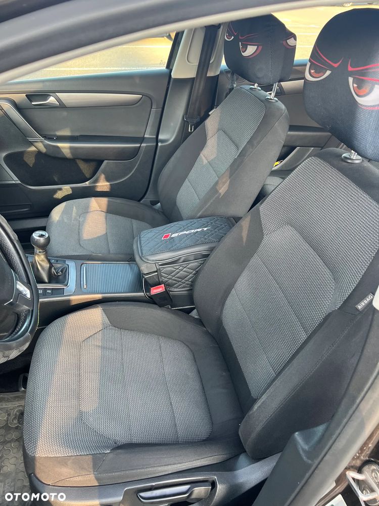 Volkswagen Passat 1.6 TDI Comfortline - 9