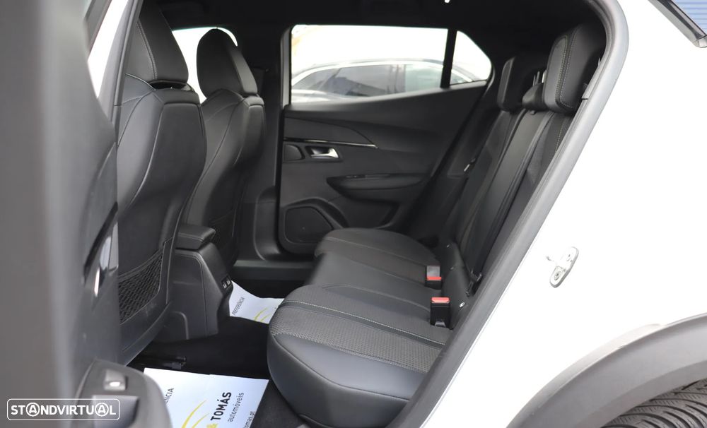 Peugeot 2008 1.2 PureTech GT EAT8 - 16