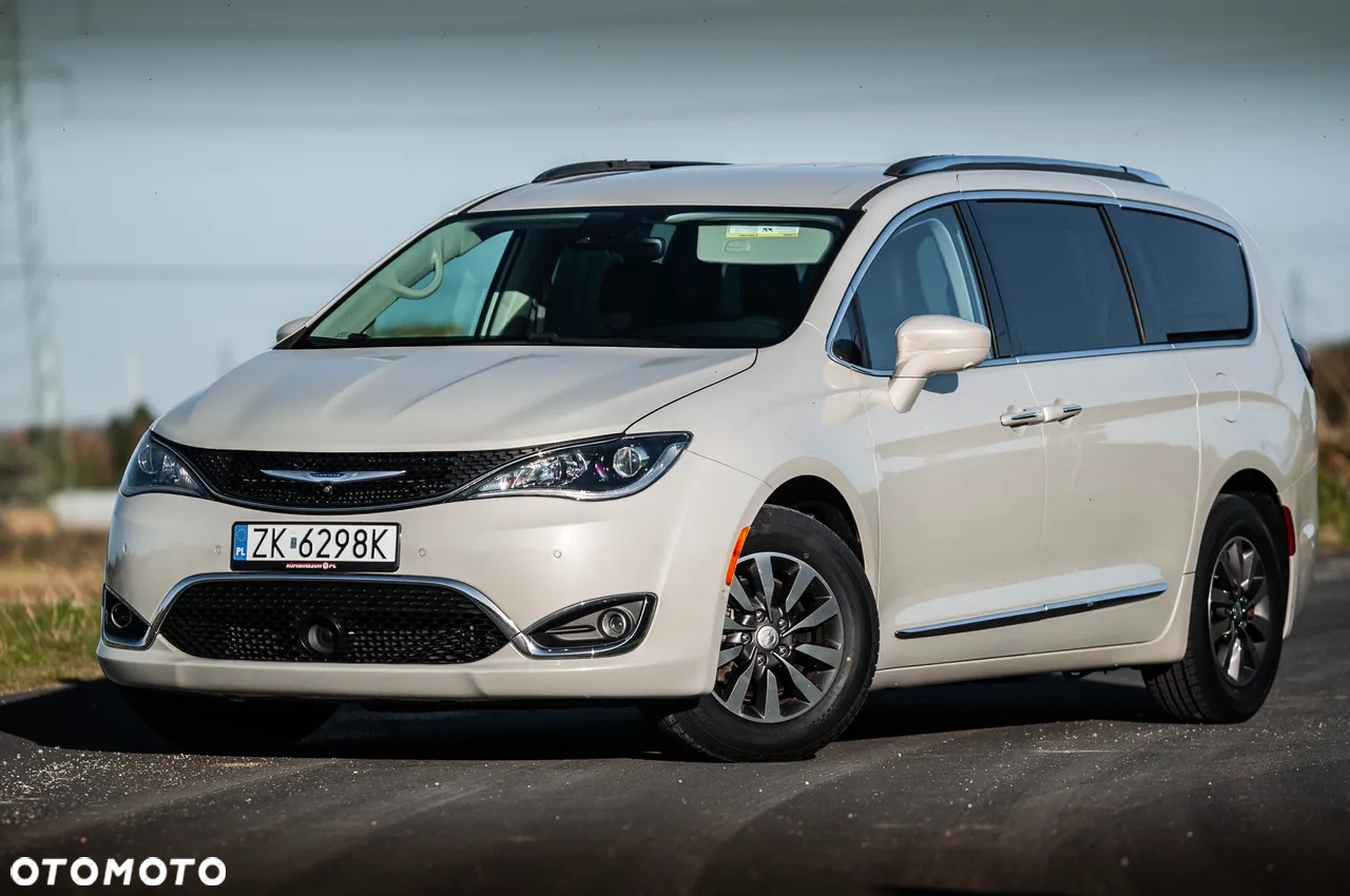 Chrysler Pacifica - 4