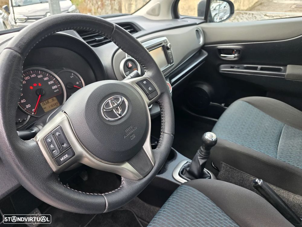 Toyota Yaris 1.0 VVT-i Comfort+P.Style - 11