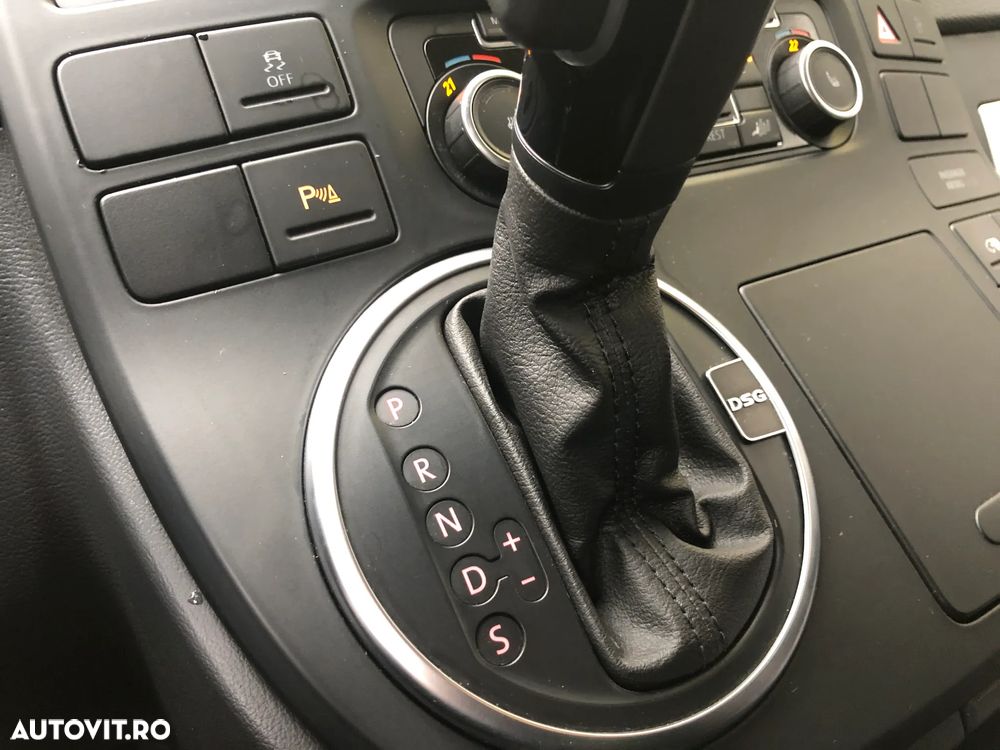 Volkswagen Multivan - 25