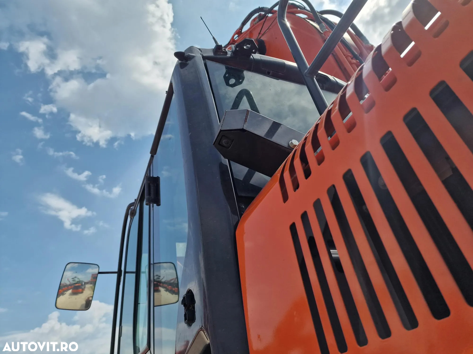 Hitachi ZX350LCN-6, 2020, 5.169h, cupa NOUA 2,2mc, Inst picon, Camera spate, Camere laterale, Lant 80% ok, Posibitate leasing 4 ani, Posibilitate inchiriere, PRET VANZARE PROMOTIONAL -126.900 EUR+Tva - 15