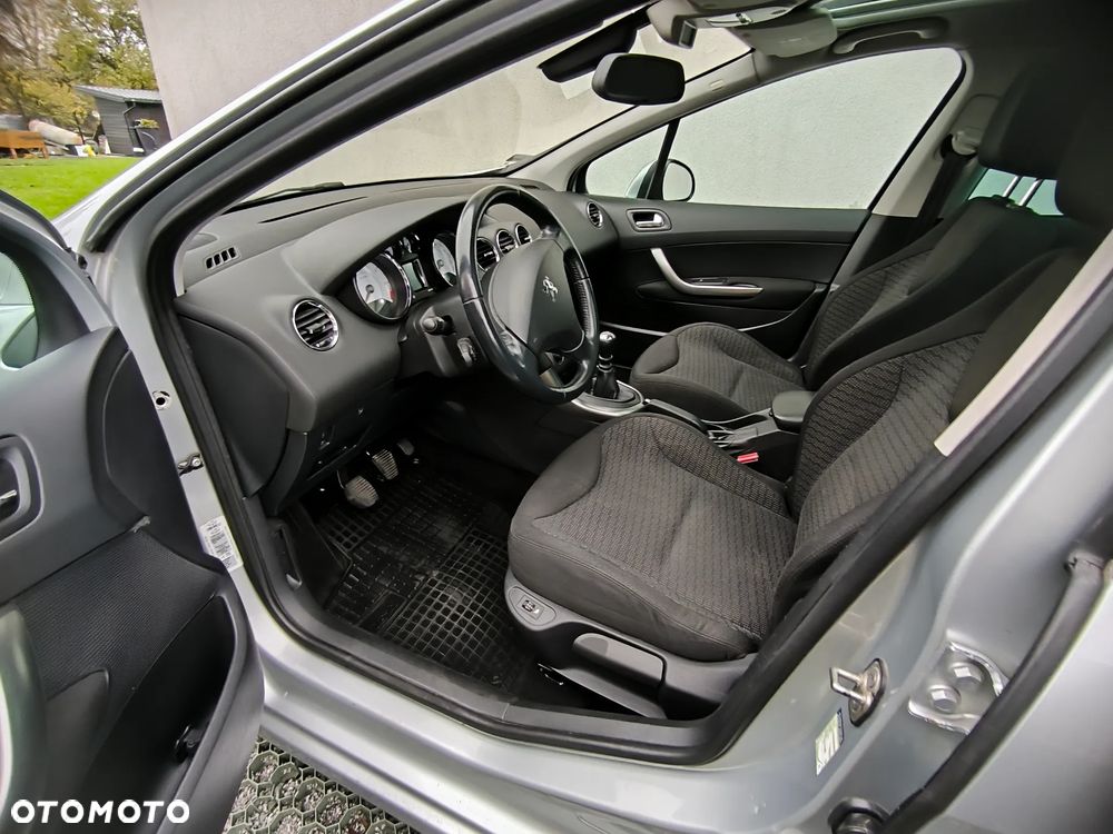 Peugeot 308 2011 photo 4