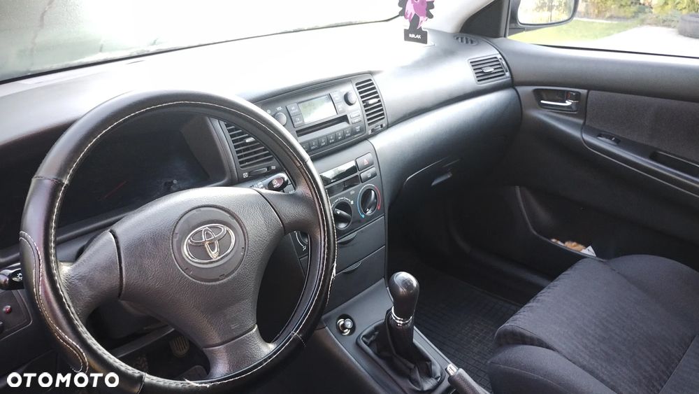 Toyota Corolla - 4