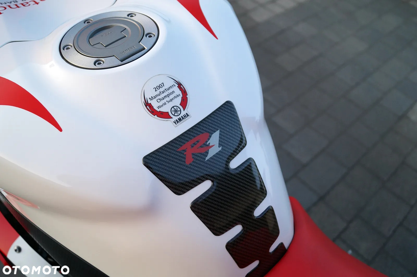 Yamaha R1 - 14