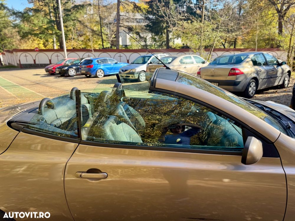 Nissan Micra 1.6 C+C Tekna + - 9