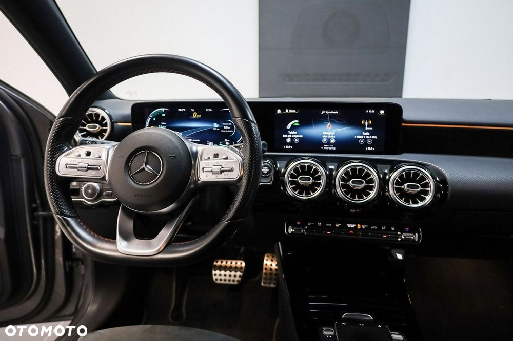 Mercedes-Benz Klasa A 250 e 8G-DCT AMG Line - 20