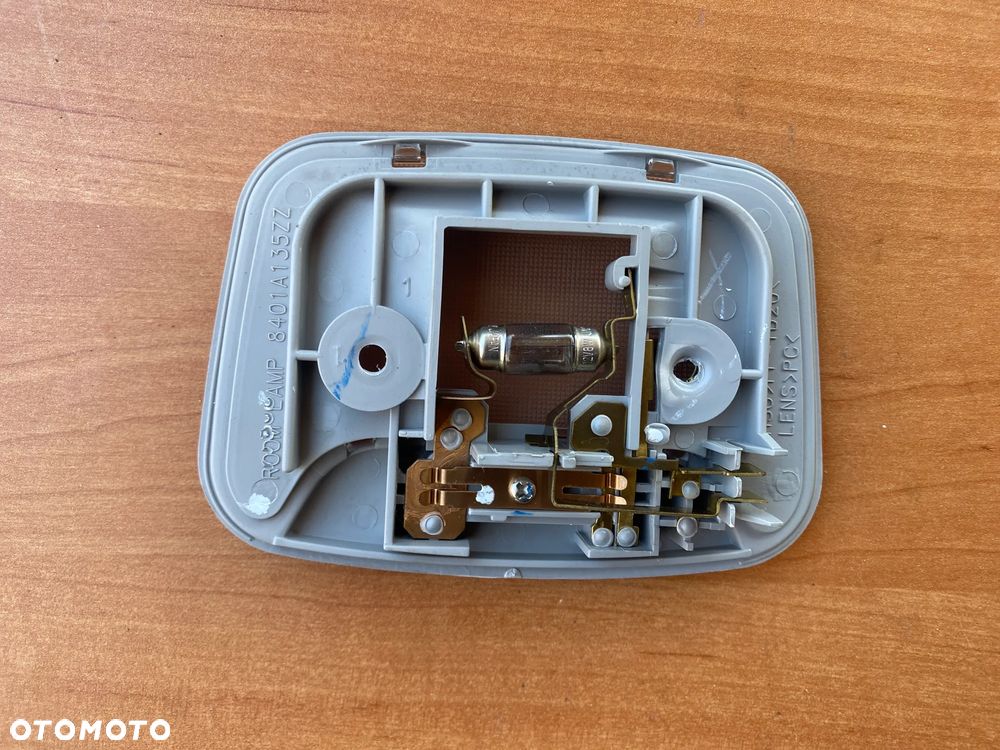 Lampka Podsufitki Wnętrza Oświetlenie Kabiny MITSUBISHI L200 8401A135ZZ - 3