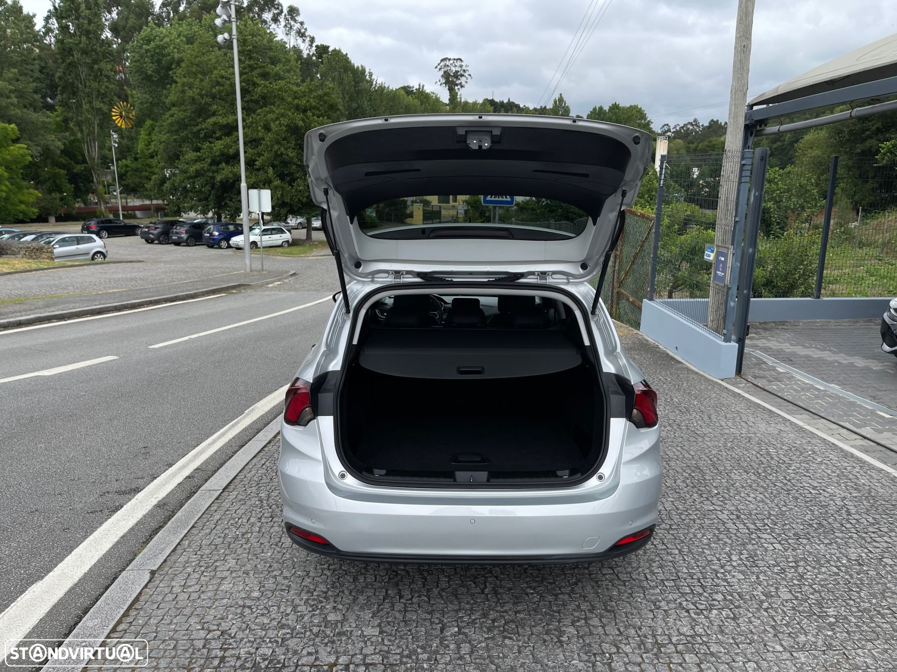Fiat Tipo Station Wagon 1.3 M-Jet Lounge - 23