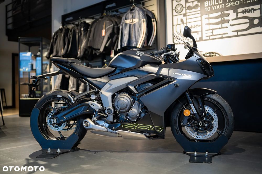 Triumph Daytona - 28