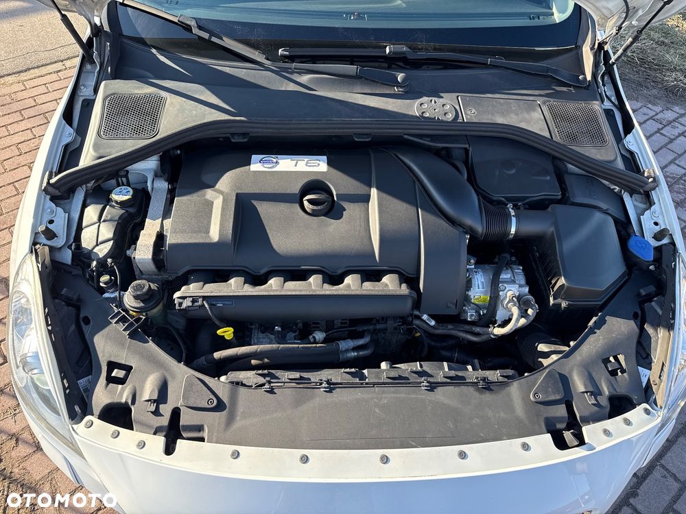 Volvo V60 T6 AWD Geartronic Summum - 31