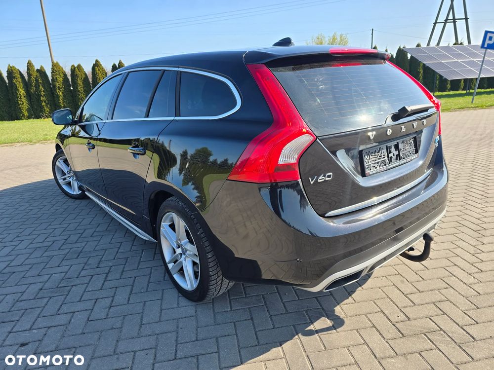 Volvo V60 D6 AWD Plug-in Hybrid R-Design Summum - 9