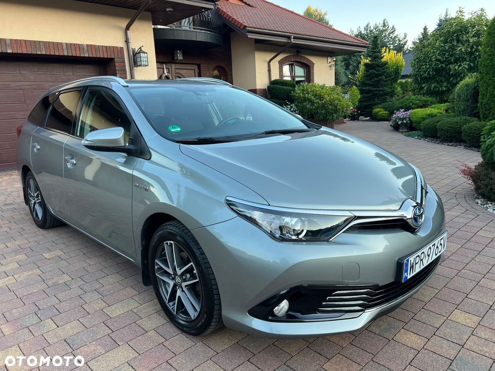 Toyota Auris 1.8 HSD Prestige - 10